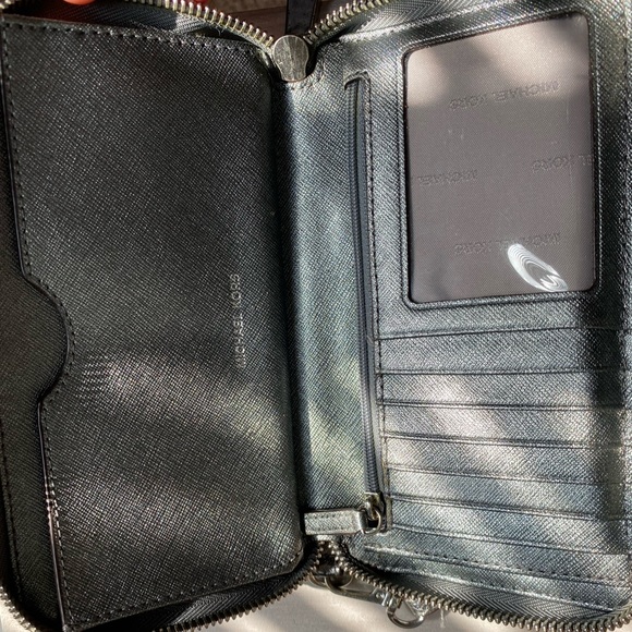Michael Kors Wallet/Wristlet - Picture 2 of 3